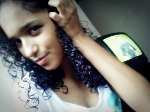 Nαo sou perfeitα, sou αpenαs eu mesmα! Nαo me αbalo com o que me fazem, simplesmente pαsso por cimα, tudo passα, sempre passα. !*