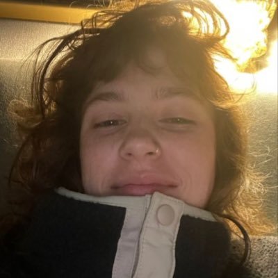 kudosalex's profile picture. do u ride the strap normal or goofy?