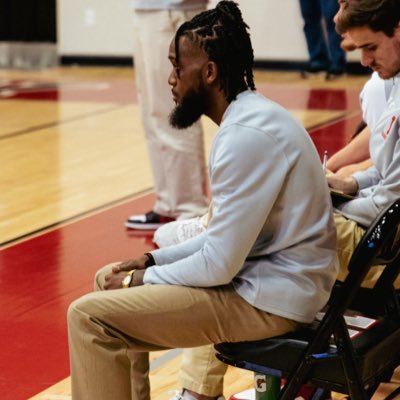 Helping the Youth. IT. 👨🏾‍💻 Associate Head Basketball Coach / Football DB Coach @ Victory Christian Academy. @LakelandSpartan 2025 Head Coach (863-899-3082)