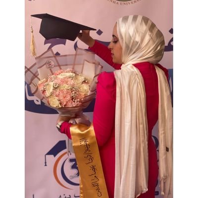 Medical intern at Benha University
Hospital
جميعنا بقع من العتمة لولا نور الله فينا~🌍✨