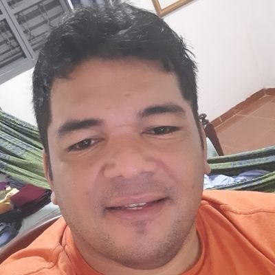 junior10vaz's profile picture. 