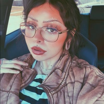 vvtvr4vr's profile picture. i can’t remember the last time I was cool enough to hang