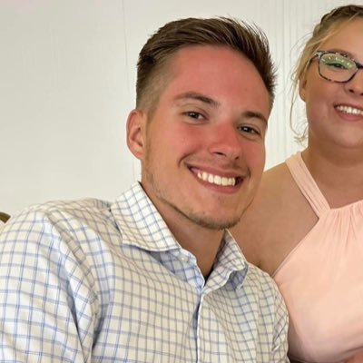 b_richcards's profile picture. Case Worker • Card Collector