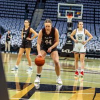 Elizabeth Lang (@elizabethjlang1) 's Twitter Profile