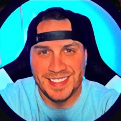 Owner of 30 squad gaming. playing Fortnite,Forza, Warzone and more!