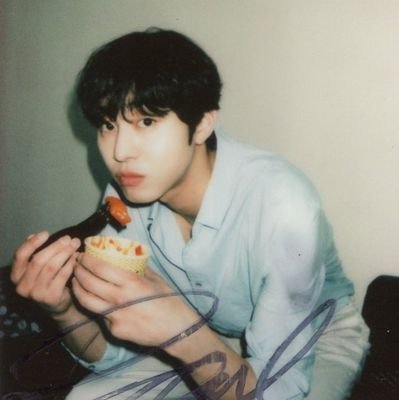 𖤐 온리 안효섭 𖤐 
•
•
•
•
25시간 366일 안효섭만 해요