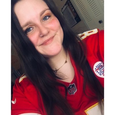 •23 | •Football #ChiefsKingdom | •Everything happens for a reason🫧 | •I share all football related things but most often about the Chiefs💫