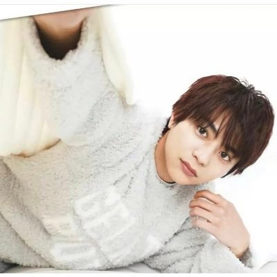 SexyZoneとHey!Say!JUMP､なにわ男子が好きです☺️ 今､フクロモモンガの男の子飼ってます😊