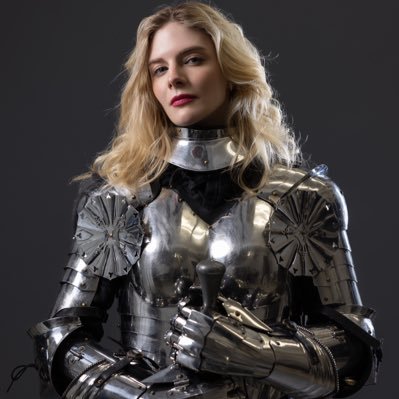 tatakauoneesan's profile picture. 戦うお姉さんのソフィだよ！女騎士になるために剣術を頑張っているスウェーデン人モデルだよん！ 是非Youtubeチャンネル登録してね🌸インスタb_sofie_