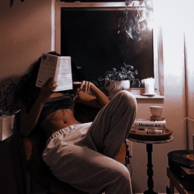 90s baby // fantasy & (dark) romance 🧚🏽♀️🪐🍄🌙 cr: court of the vampire queen