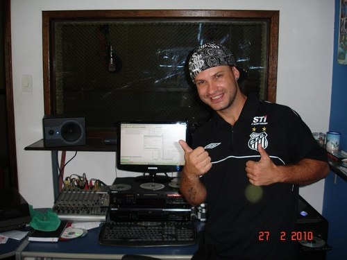 Eu sou um cara bonito,simpatico estiloso..