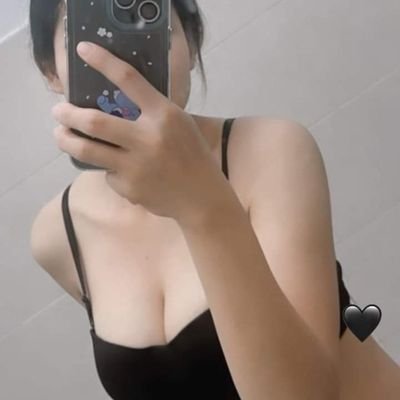 uu1385360576053's profile picture. 