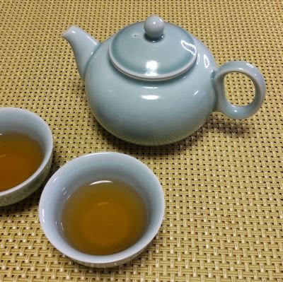 和歌山県出身、大阪府在住の英日翻訳者です。趣味:旅行、読書、ヨガ、園芸など。共訳書:『闇に願いを』(2024年)