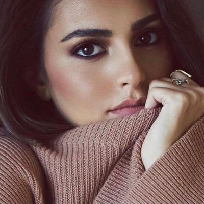 لستُ كاملة ولا مثالية ، لكنني دائماً حقيقيّه وهذا يكفي