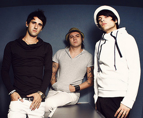 União de fãs da @VOLKoficial. Desde 29 de Janeiro de 2010! Oficializado e seguido por todos os integrantes =)
