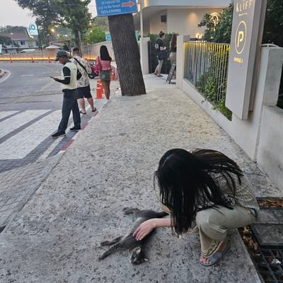 fb50rEFhLJkdg50's profile picture. 커피와 책을 좋아하고 정치에 관심이 많은 직장인입니다.