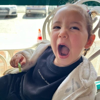 YavSinem's profile picture. 