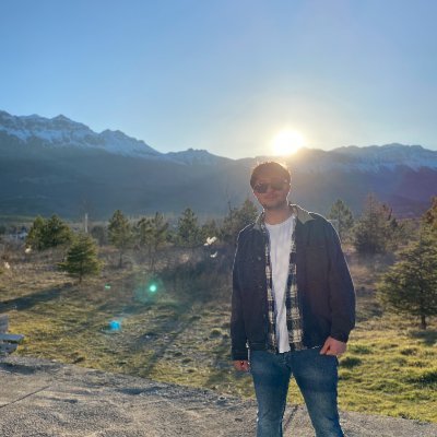 BilalKll3's profile picture. Ego yanımda mütevazi kalır: )