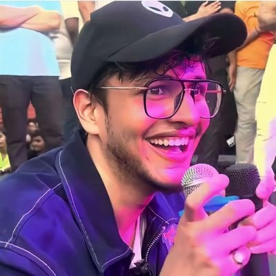 malhan_x_holic's profile picture. Big fan of triggered insaan and furka insaan
really blessed to have nischay and Abhishek as my idol 💚🐼
most humble family 💖