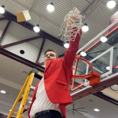 Head Boys Basketball Coach @ Shelbyville High School | Former @SFA_MBB Student Assistant | Director of Basketball Operations @Sidelinedesign_