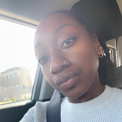 Sydney’s #StonerMom 💙 Dental Assistant🦷{#DMV} #FOE #hairslayer Snapchat:DaniDanDan0 IG:itsDaniBabes