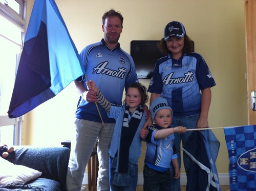 usosined's profile picture. existentially lodged in the tunnel of goats