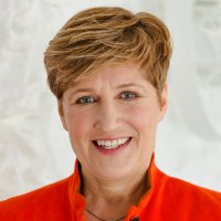 Nicole Razavi (@nicolerazavi) Twitter profile photo