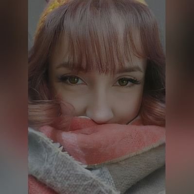 moltobene__'s profile picture. Raven