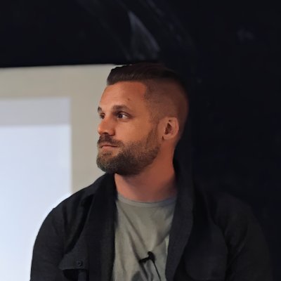 Askēsis | Attention is an art form | Philosophy as a way of life | Building @theorosproject | Founded @TheSideViewCo | Substack: https://t.co/ezQigN5ewR
