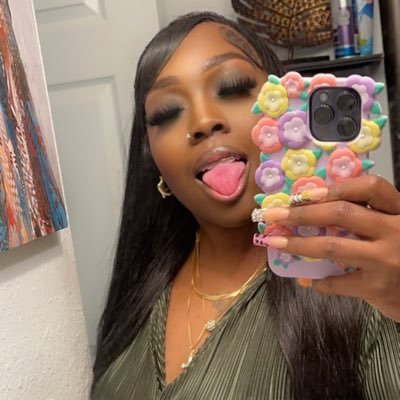 Big Sus @leala_starr ā¤ļø| Mommy of 3| Self Taught MUA