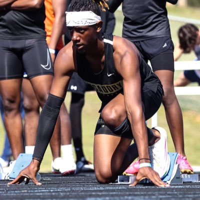 25🎓|| Mcadory Highschool Track athletic || 162 lbs || 6’0 || 📩 rossjordon1@gmail.com