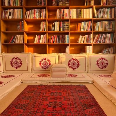 عاشق للقراءة، مهتم بالوعي وتطوير الذات.. ناشر للمعرفة📚 للإعلانات:
https://t.co/Jt9F59GqTH