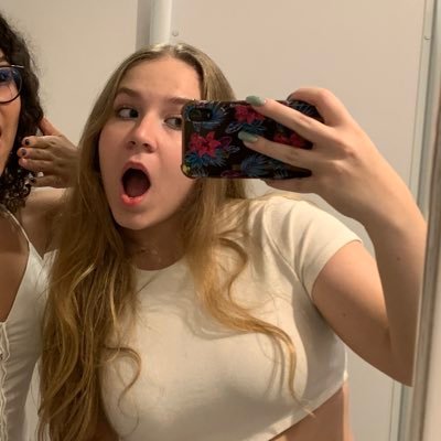 lockedoutamanda's profile picture. rivalidade feminina sim