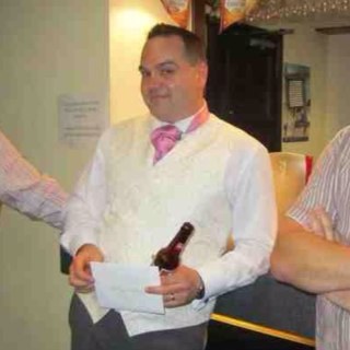 HE Marketing and Recruitment Manager. Likes life, love, food & drink and great sporting drama!