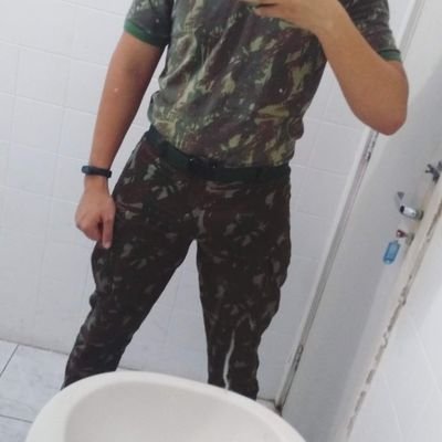 . Bem Vindo Cuckold e Wife.
.
.
.
.MILITAR....
.Sigilo a base de tudo....
.Se for de Brasília DM liberada.......
