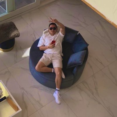 SerretAR's profile picture. Si soy un locoplaya nena, cómo quieres que no lo parta?