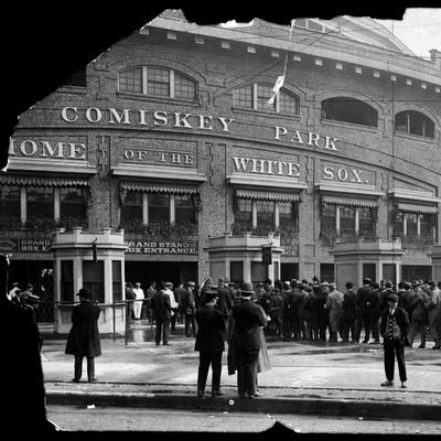 Grew up in old Comiskey Park. 80's kid. Southside Chicago Kid. White Sox fan. Chicago dogs 🌭 and cheap beer 🍺