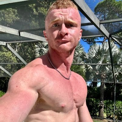 Adult entertainer // PORNBOY // muscled, nasty redhead // PIG 🐷 // 
@fabscout
 // IG: 21br0dyfox // https://t.co/NGLrhUjawt