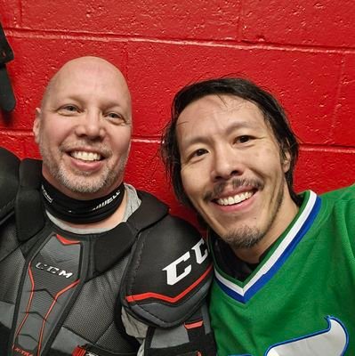 Interventional radiologist, bass player, jiu-jitsu practitioner, beer league hockey winger, motorcycle commuter, occasional raver.✌️❤️🤝🙏
#DocsWhoRock