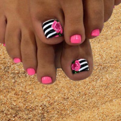 24 yo Babe 😘✨✨✨✨MEET UPS and Custom photos of my toes and special holes for your pleasure. BE DEPOSIT READY WHEN YOU DM💸Visit me on OF 😘holesntoes@u402528835