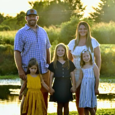 Husband & Father of 3 Girls! Head Wrestling Coach. D Line/Special Teams Coordinator. Teaching life lessons and how to be great young men. Faith, Family, Sports.