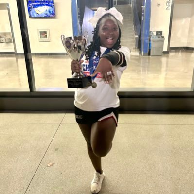 VHS ‘26 🎓 • Gameday Cheer State Champion 2023 & 2024 • Email: hillareehankerson@gmail.com