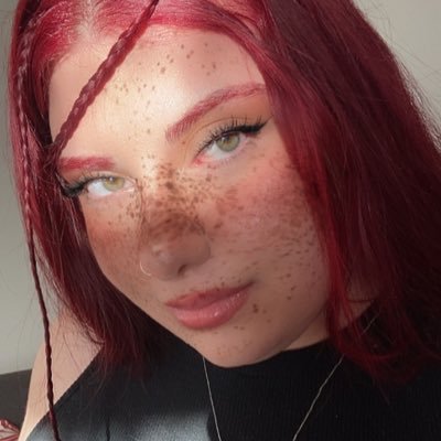 sadecehiilal's profile picture. tanrım merhaba cehennemi dökmeye ne gerek vardı dünyaya                                             @besiktas