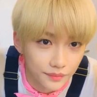 러삐 (@fluffyandluffy) 's Twitter Profile Photo 러삐 (@fluffyandluffy) 's Twitter Profile Photo