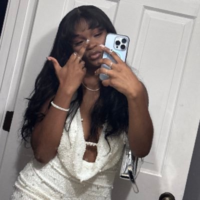 iilyXarii's profile picture. IG: @ ily.xari #hohater