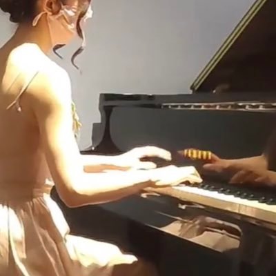 幼少期からクラシック🎹ばかりでしたが最近はPOPにも憧れて🥺ハラミちゃん大好き💕時間がある時はお菓子作り🍪可愛い食器とお紅茶大好き❤️一括フォローしてしまってごめんなさい🤦‍♀️