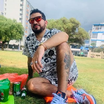 K_Meza575's profile picture. -La memoria del corazón elimina los malos recuerdos y magnifica los buenos, y gracias a ese artificio, logramos sobrellevar el pasado- ..