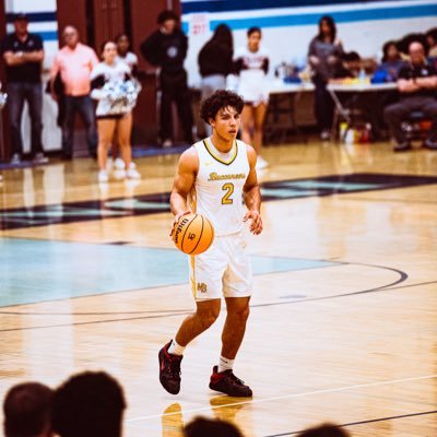 Mission Bay High School🏴‍☠️ 2024’🎓 🏀🏈 PG/SG🏀 LB/RB/LS/DE🏈 6’2 210 3.0 OVR GPA