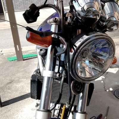 趣味も兼ねてバイクに乗っています。
リターンライダーです。
とばすのは、たまに行くミニサーキットの初級者クラスと割り切っているまだまだヘタレなライダーです。
ツーリングもたまに行きます。
よろしくお願いします。