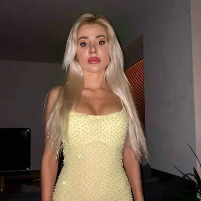 EllaAurora75's profile picture. Nerdy by nature, naughty by choice 😈 Click the link in my bio and let's chat! 👇